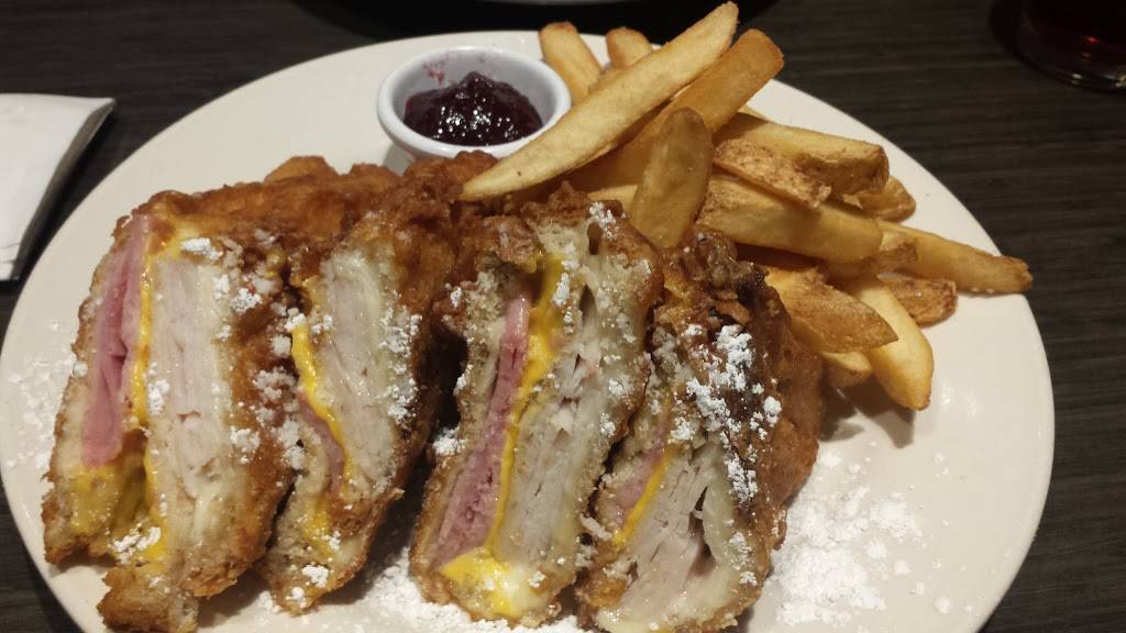 Bennigans | restaurant | 2424 S Mission St, Mt Pleasant, MI 48858, USA | 9897725002 OR +1 989-772-5002