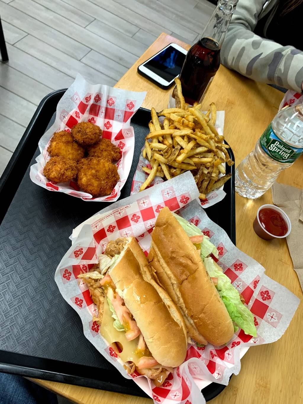 Dog house grill and ice cream parlor | restaurant | 117 Washington Ave, North Haven, CT 06473, USA | 2033905128 OR +1 203-390-5128