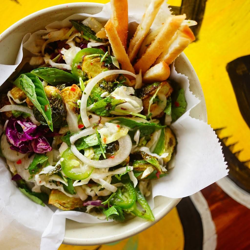 East Side King | restaurant | 2310 S Lamar Blvd #101, Austin, TX 78704, USA | 5123838382 OR +1 512-383-8382