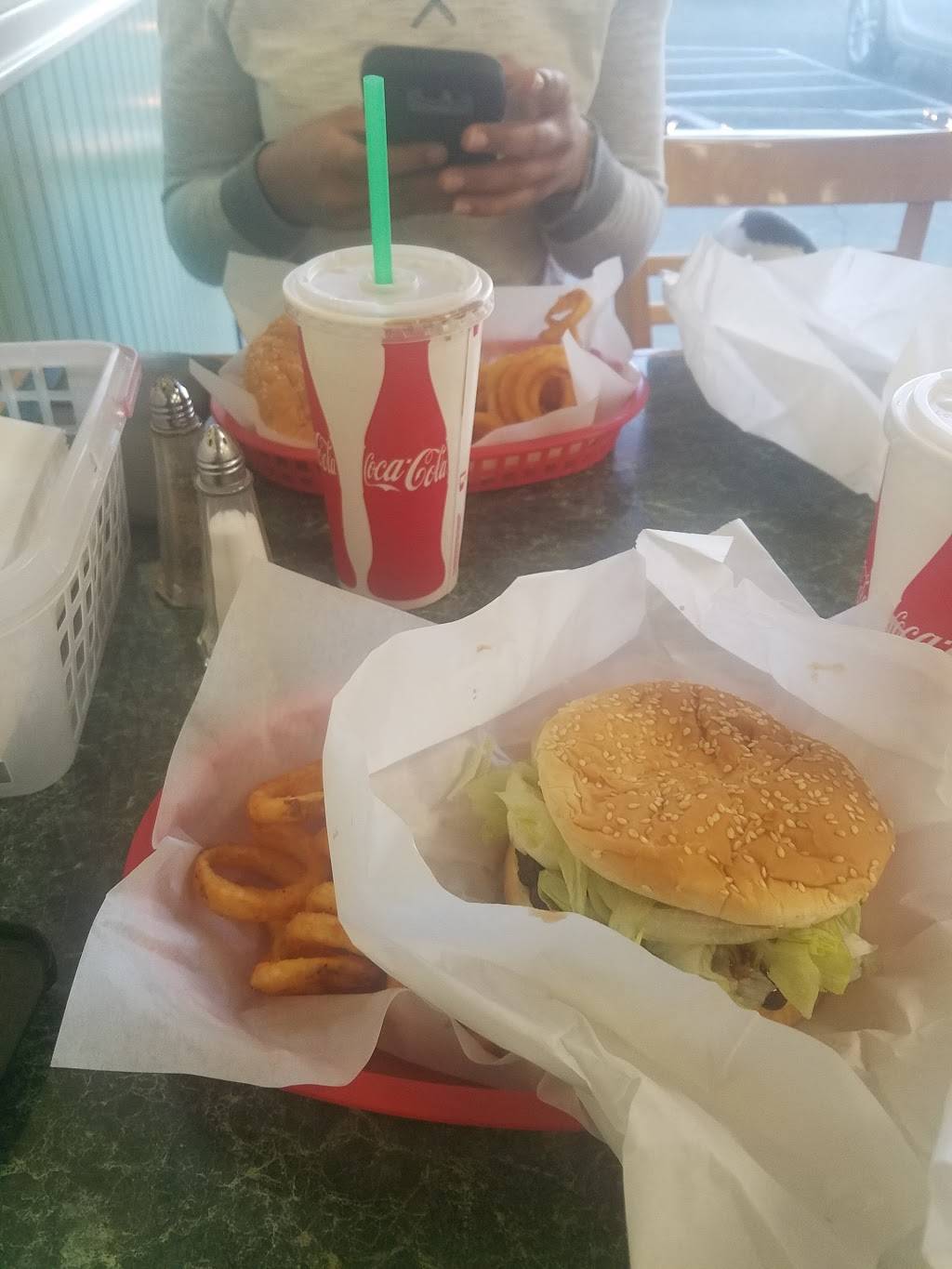 Herfys Burgers | restaurant | 25666 104th Ave SE, Kent, WA 98030, USA | 2538593292 OR +1 253-859-3292