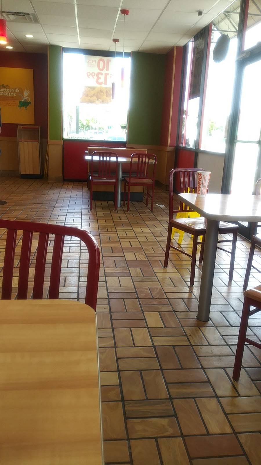 Popeyes Louisiana Kitchen | restaurant | 2490 NW 79th St, Miami, FL 33147, USA | 3058365514 OR +1 305-836-5514