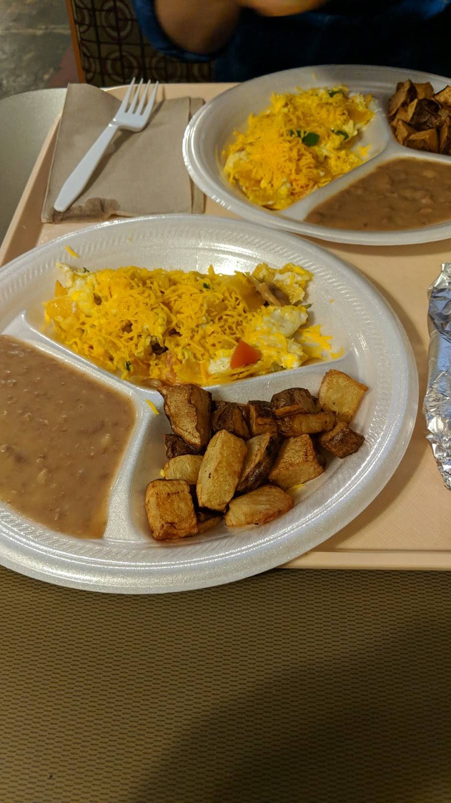 Alonzos | restaurant | 907 Montopolis Dr, Austin, TX 78741, USA | 5123893338 OR +1 512-389-3338