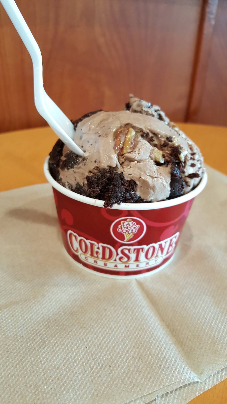 Cold Stone Creamery | bakery | 16527 W 159th St Ste 107, Lockport, IL 60441, USA | 8158383600 OR +1 815-838-3600