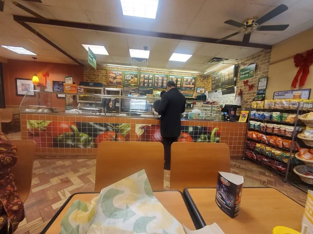 Subway | restaurant | 2140 Kipling Ave #2, Etobicoke, ON M9W 4K5, Canada | 4167477827 OR +1 416-747-7827