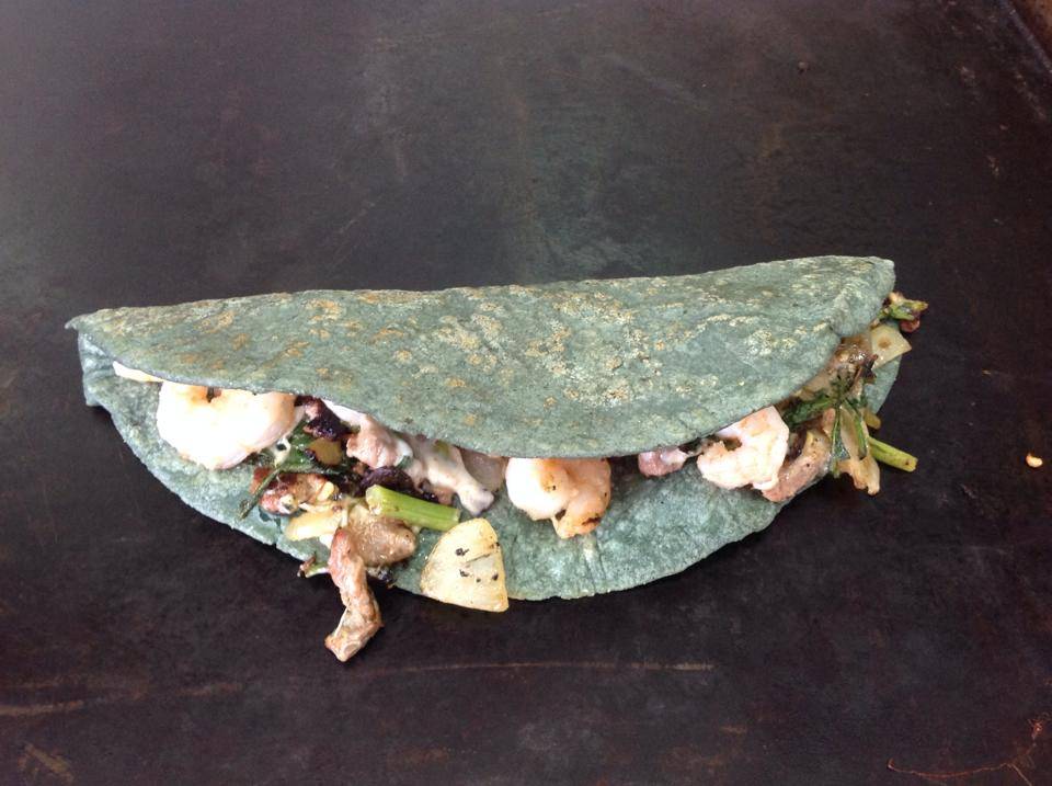 Quesadillas y Mas Los Parados | restaurant | 3930 N Main St, Houston, TX 77009, USA | 8322479125 OR +1 832-247-9125