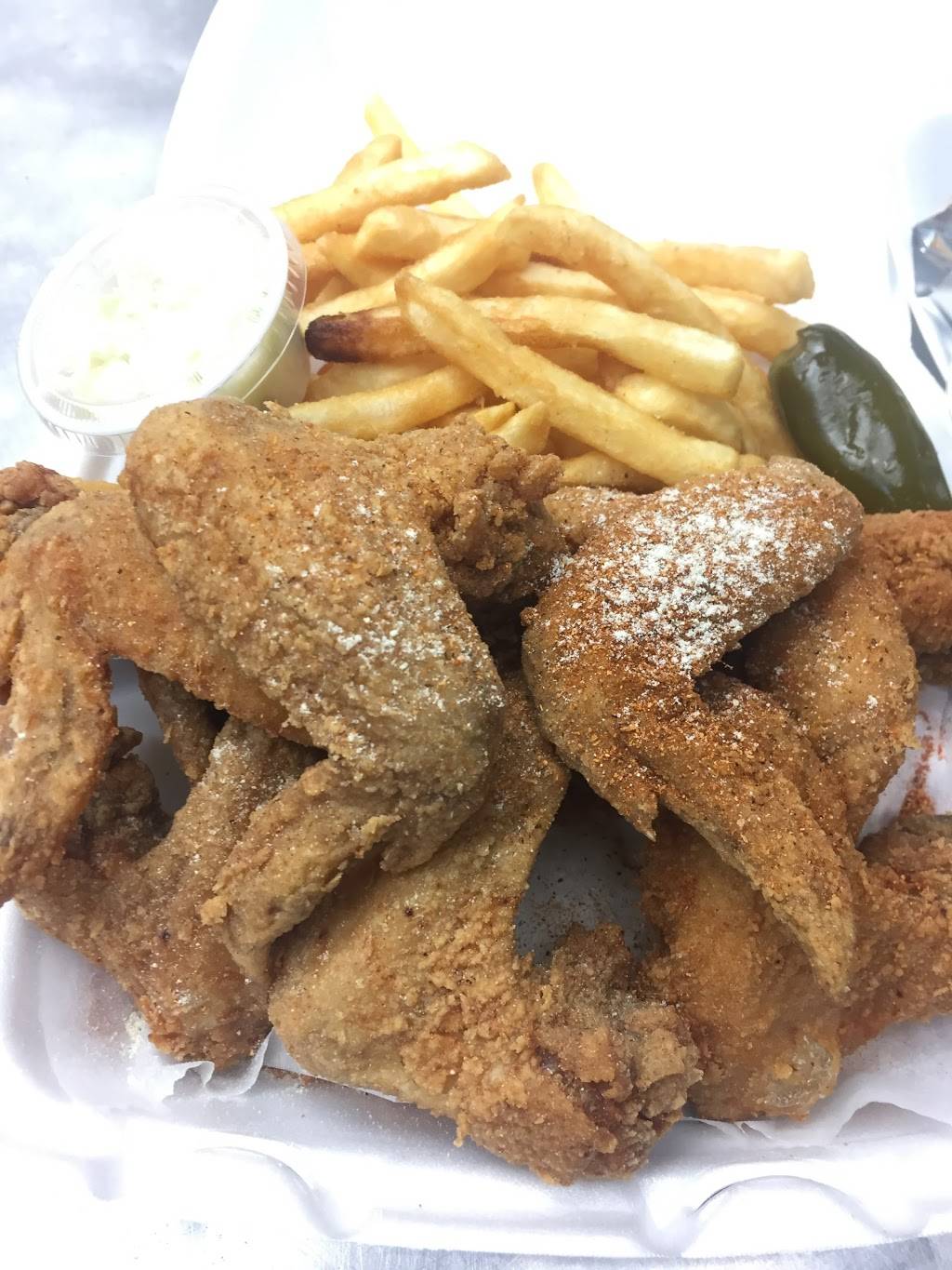 Sharks Fish & Chicken | restaurant | 855 W 87th St, Chicago, IL 60620, USA | 7739943110 OR +1 773-994-3110
