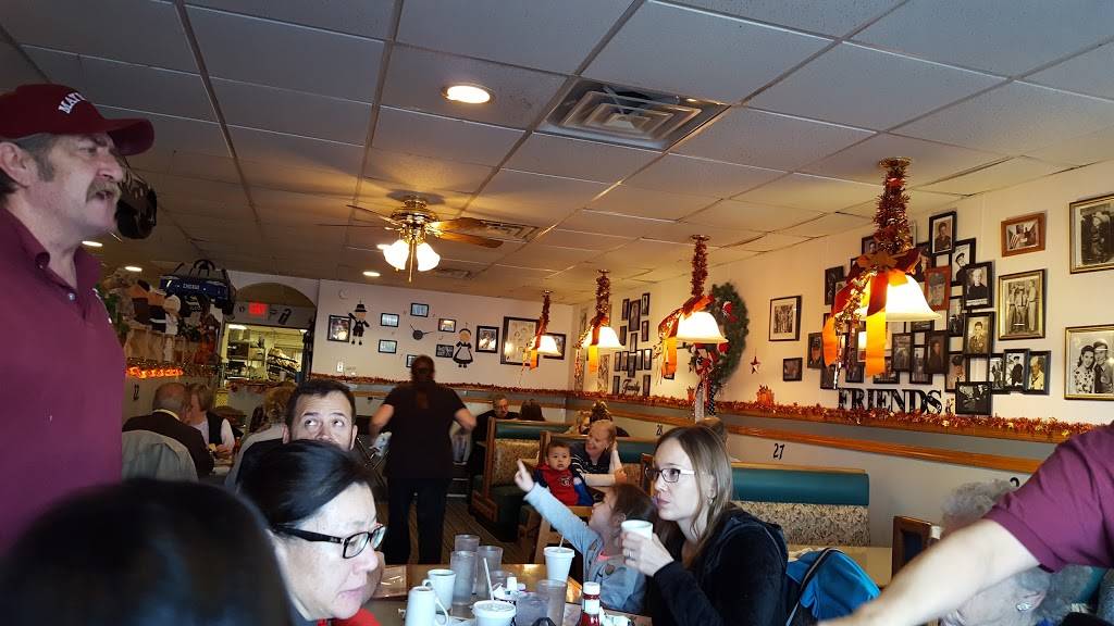 Mayberry Junction | restaurant | 390 N Locust St, Manteno, IL 60950, USA | 8154683811 OR +1 815-468-3811