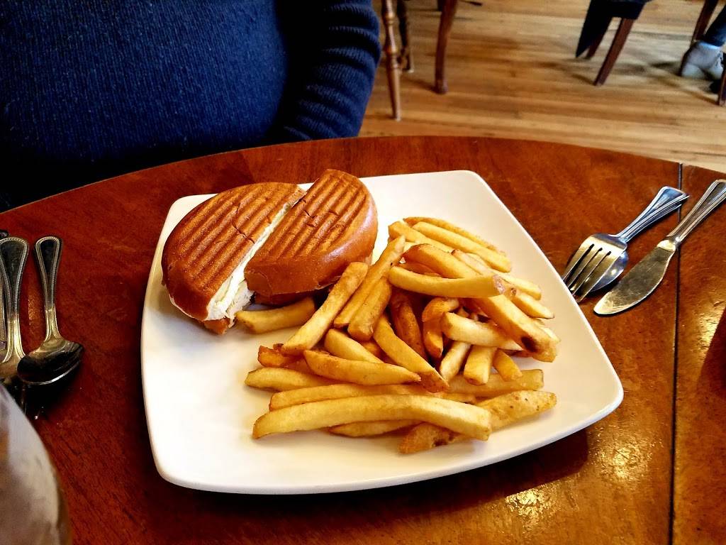 Shoes Cup and Cork | cafe | 17 N King St, Leesburg, VA 20176, USA | 7037717463 OR +1 703-771-7463