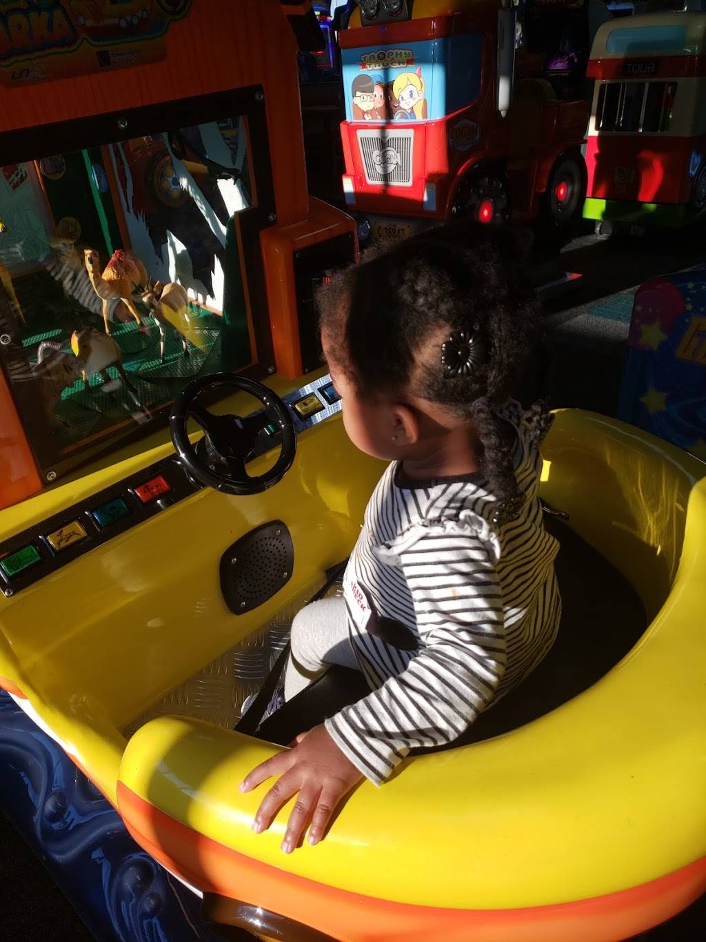 Chuck E. Cheese | restaurant | 7601 S Walker Ave, Oklahoma City, OK 73139, USA | 4056317619 OR +1 405-631-7619