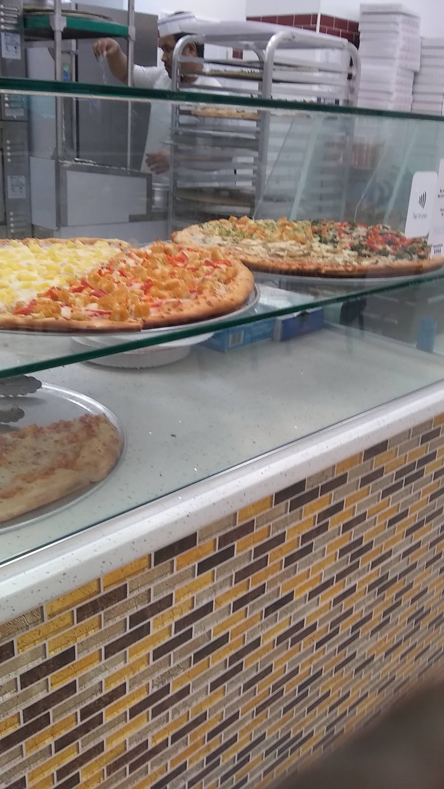 Lincoln Pizza | restaurant | 253 E 149th St, Bronx, NY 10451, USA | 9177923191 OR +1 917-792-3191