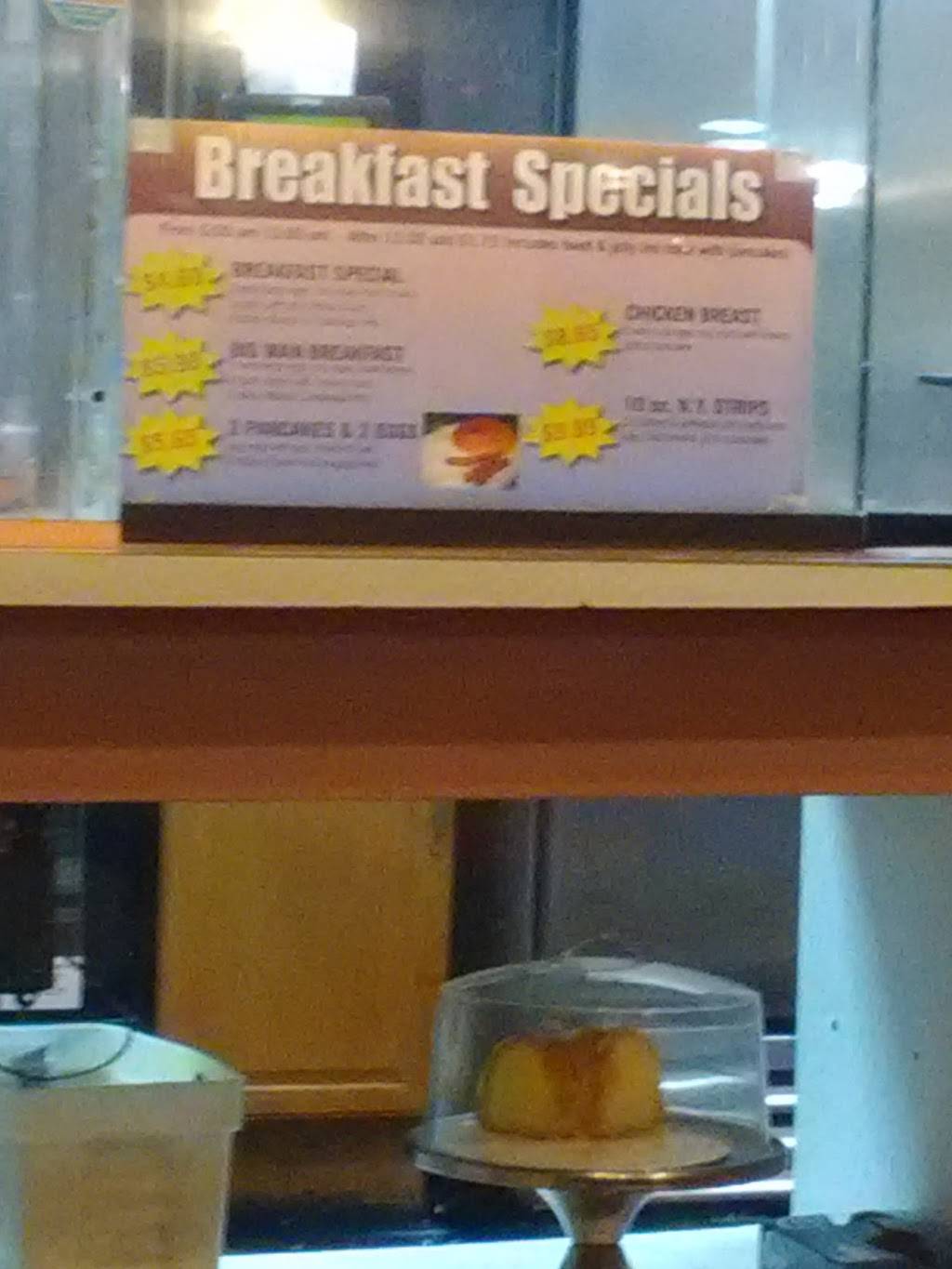 Legends | restaurant | 2525 W Davison St, Detroit, MI 48238, USA | 3139568325 OR +1 313-956-8325