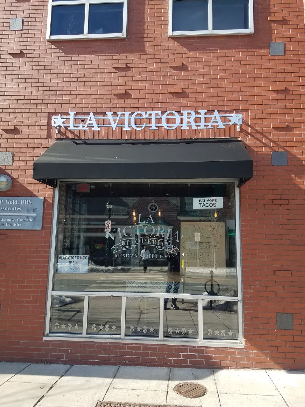 La Victoria Taqueria | restaurant | 66 Leonard St, Belmont, MA 02478, USA | 6174841515 OR +1 617-484-1515