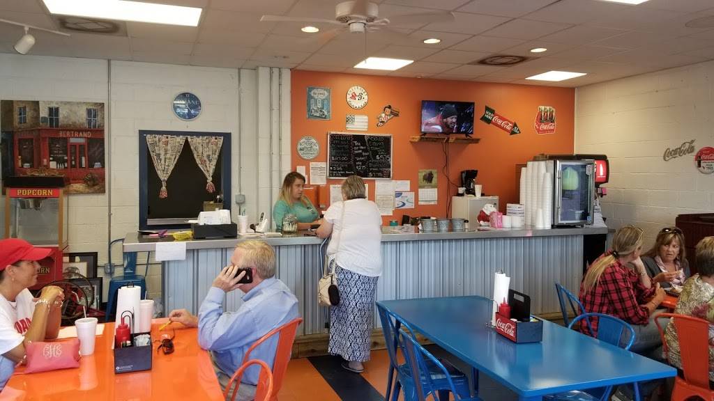 Midtown MeMes | restaurant | 235 W 3rd St, Jackson, GA 30233, USA | 7705043299 OR +1 770-504-3299