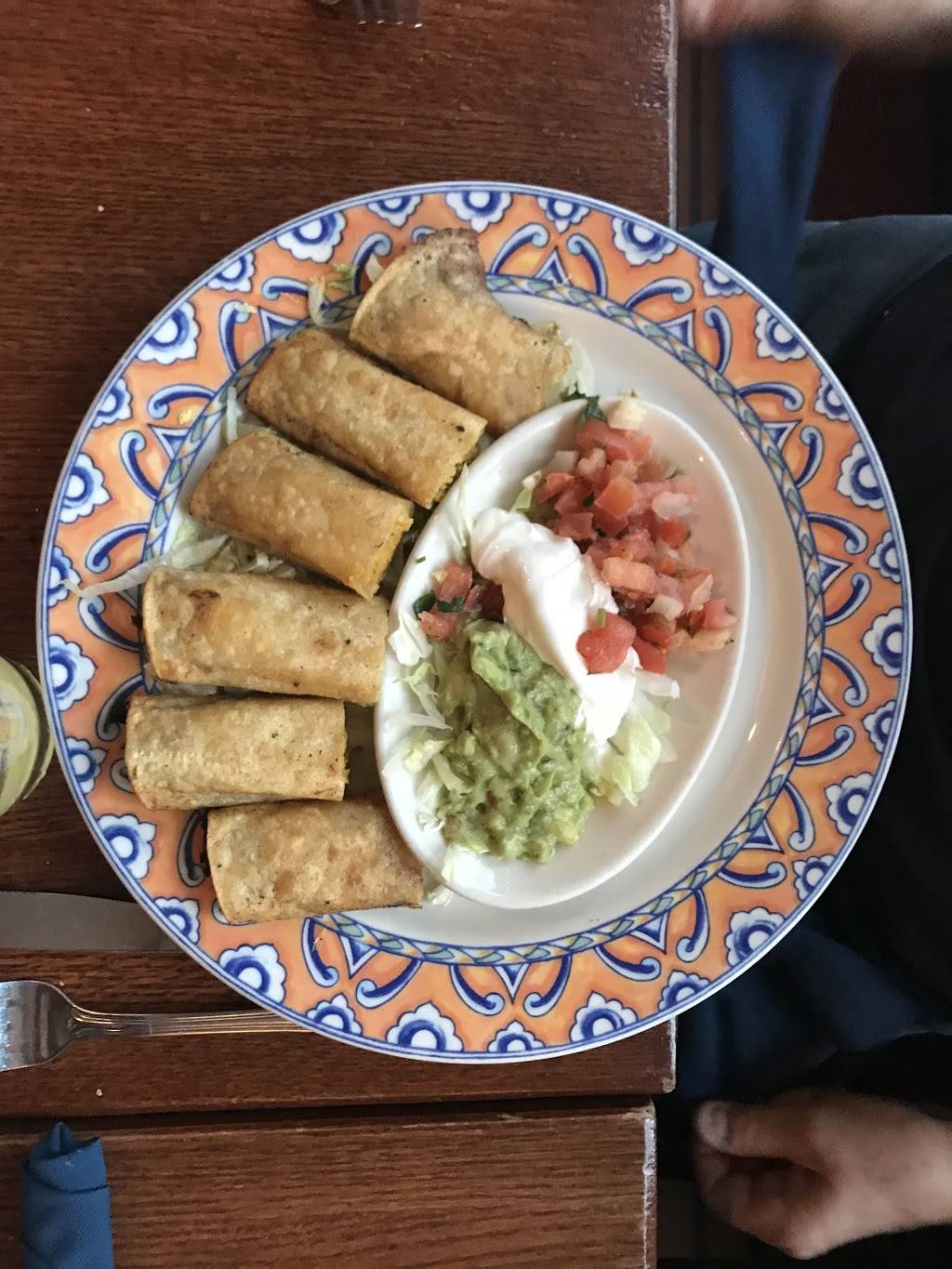 Guapos Restaurant | restaurant | 13050 Fair Lakes Shopping Center, Fairfax, VA 22033, USA | 7038180022 OR +1 703-818-0022