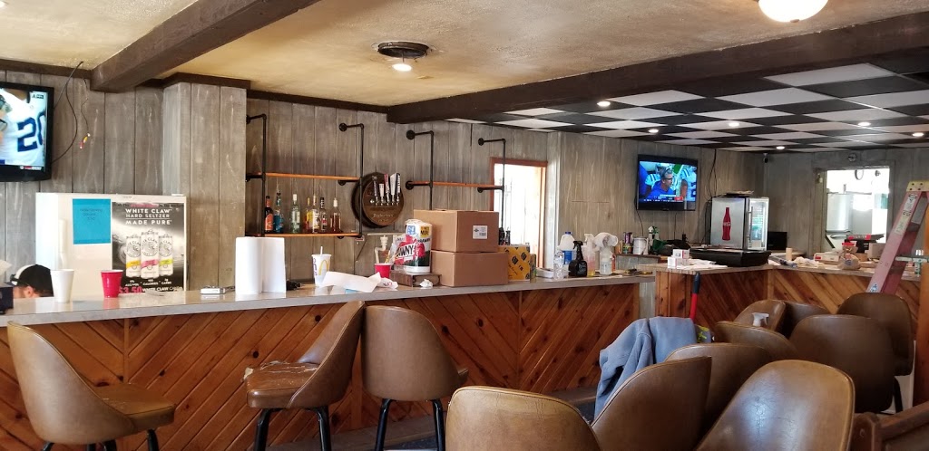 The Backstretch Bar & Grill | restaurant | 729 W Madison St, Pontiac, IL 61764, USA | 8158423304 OR +1 815-842-3304