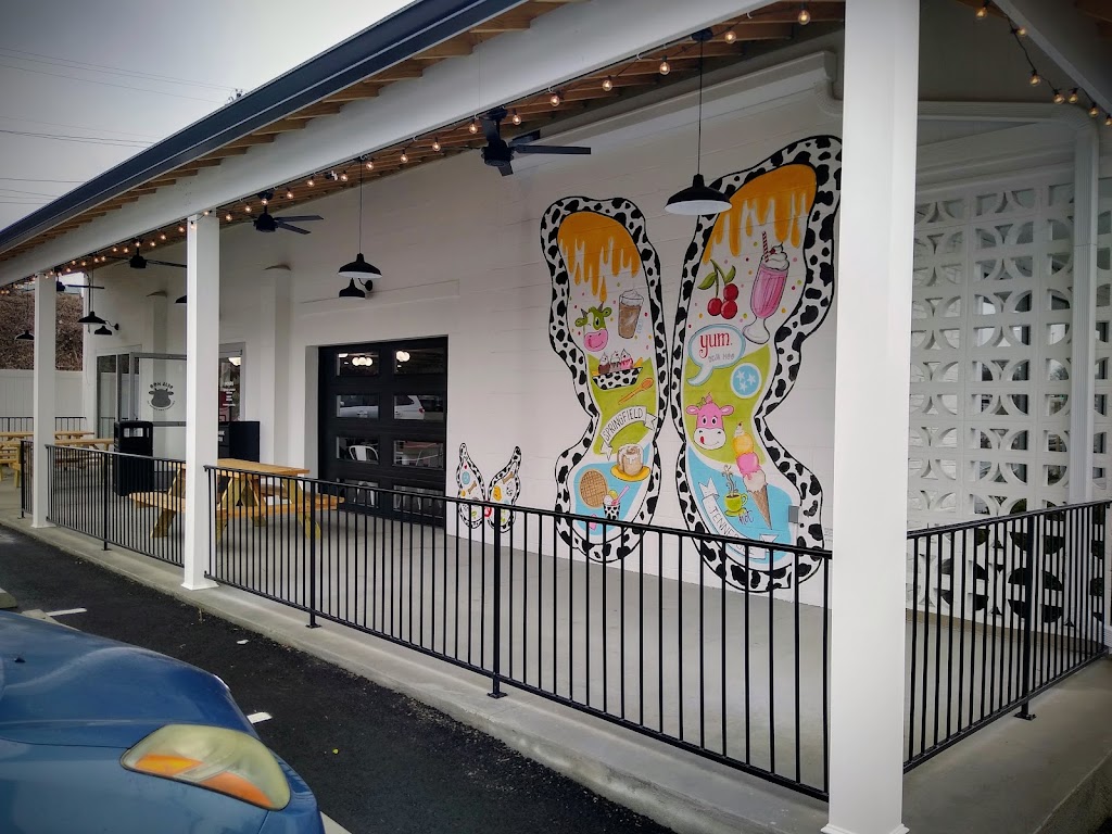 Deja Moo Springfield | restaurant | 804 Memorial Blvd, Springfield, TN 37172, USA | 6156671495 OR +1 615-667-1495