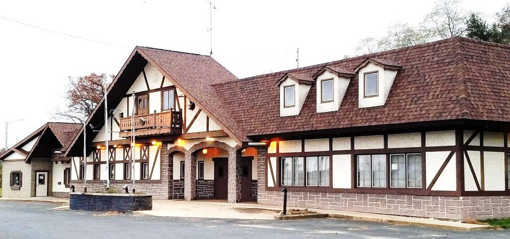 Target Bluff German Haus | cafe | 208 US 12/16, Camp Douglas, WI 54618, USA | 6084874674 OR +1 608-487-4674