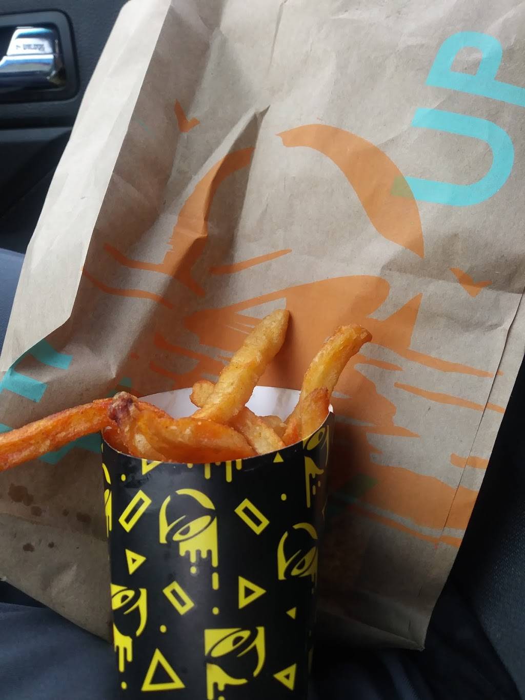 Taco Bell | meal takeaway | 103 N Groesbeck Hwy, Mt Clemens, MI 48043, USA | 5864931329 OR +1 586-493-1329