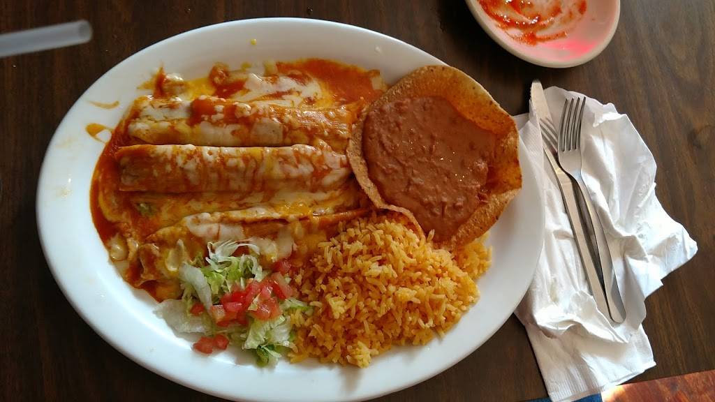 Burrito Bueno | restaurant | 8238 W Appleton Ave, Milwaukee, WI 53218, USA | 4144631588 OR +1 414-463-1588
