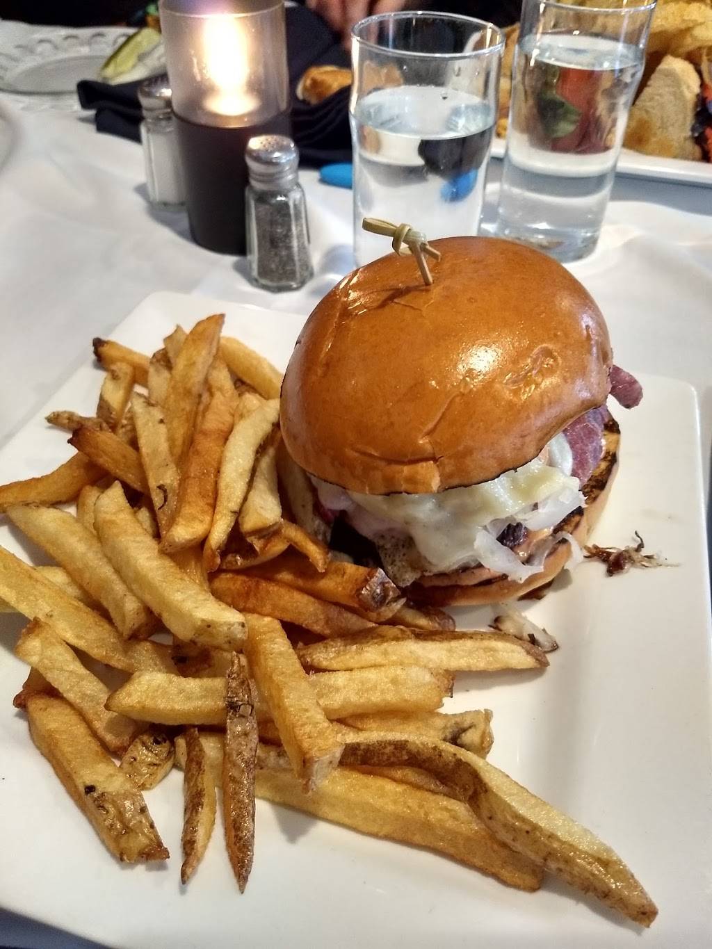 Lakehouse Tavern | restaurant | 157 Main St, Hopkinton, NH 03229, USA | 6037461800 OR +1 603-746-1800