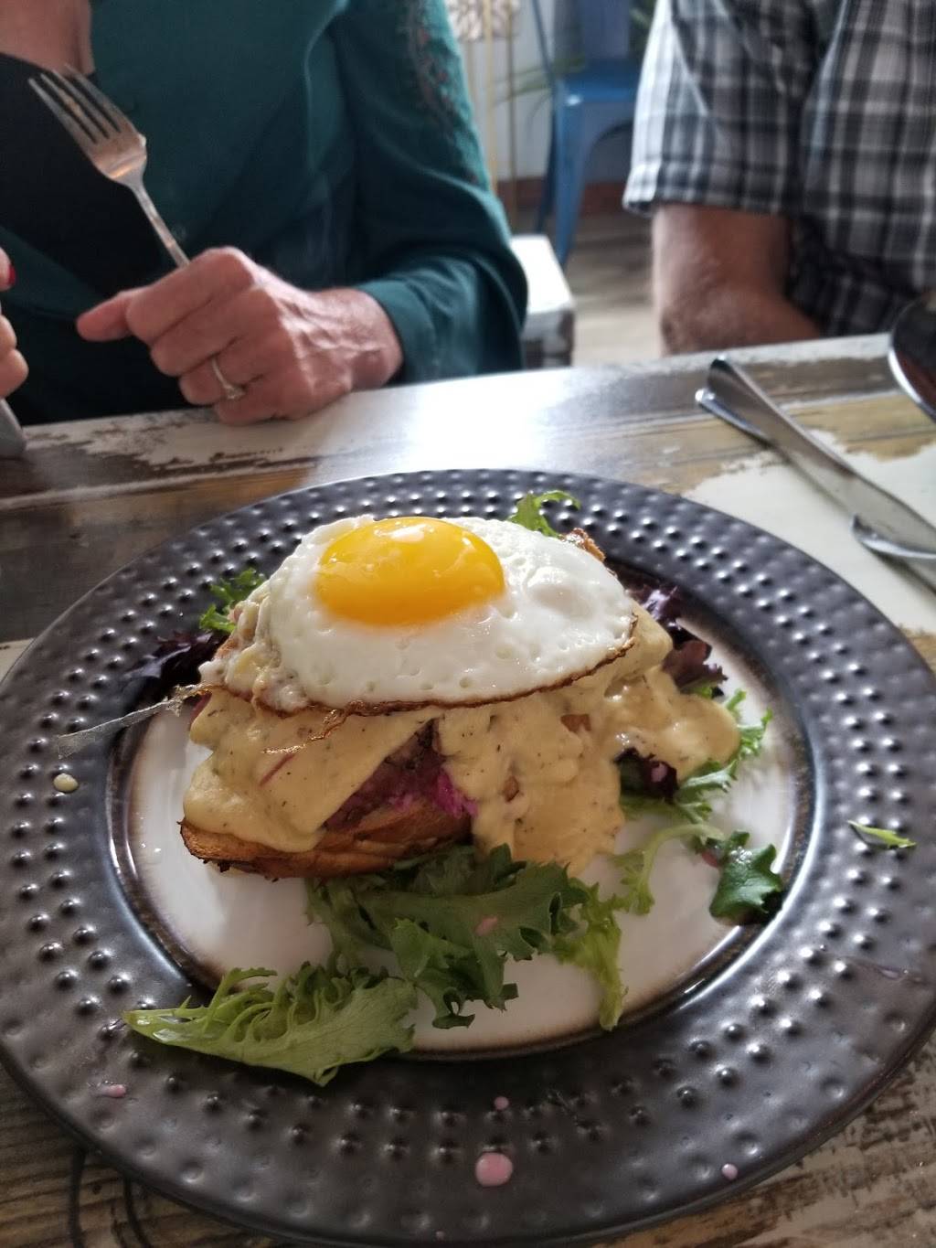 Flavour Kitchen And Wine Bar | restaurant | 15 N Orlando Ave, Cocoa Beach, FL 32931, USA | 3216133573 OR +1 321-613-3573