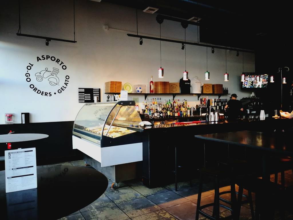 Hot Italian | restaurant | 5959 Shellmound St #75, Emeryville, CA 94608, USA | 5109221369 OR +1 510-922-1369