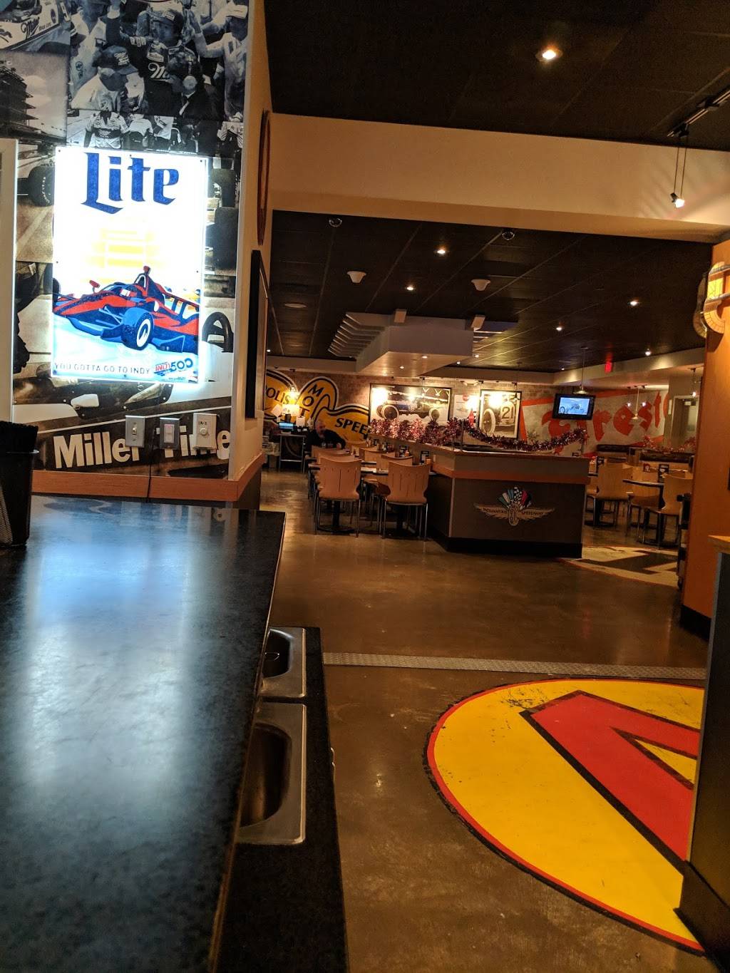 Indy 500 Grill | restaurant | Col. H. Weir Cook Memorial Dr, Indianapolis, IN 46241, USA | 3172410460 OR +1 317-241-0460