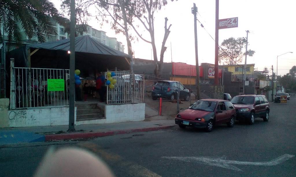 Mariscos Playas Cuatas | restaurant | Av. Transpeninsular 4B, Infonavitlomas del Porvenir, 22110 Tijuana, B.C., Mexico | 016644048821 OR +52 664 404 8821