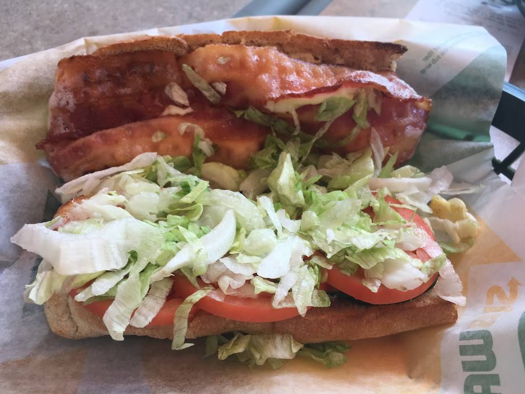 Subway | restaurant | 7480 University Blvd, Winter Park, FL 32792, USA | 4076779366 OR +1 407-677-9366