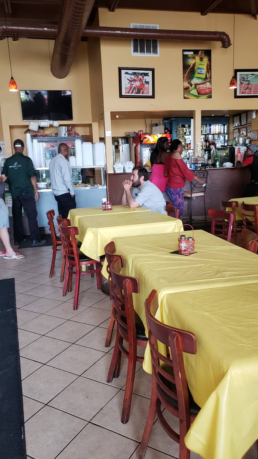 Spotlight Carribean Kitchen | restaurant | 130 Queens Plate Dr, Etobicoke, ON M9W 0B4, Canada | 4167407406 OR +1 416-740-7406