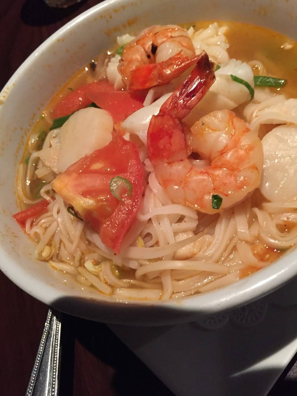 Fah Asian Bistro & Sushi Bar | restaurant | #B5, 7461 N Federal Hwy, Boca Raton, FL 33487, USA | 5612410400 OR +1 561-241-0400