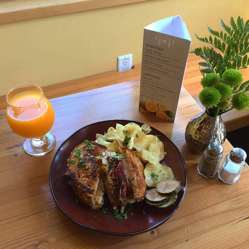 Fern Kitchen | restaurant | 2311 SE 50th Ave, Portland, OR 97215, USA | 9717034398 OR +1 971-703-4398