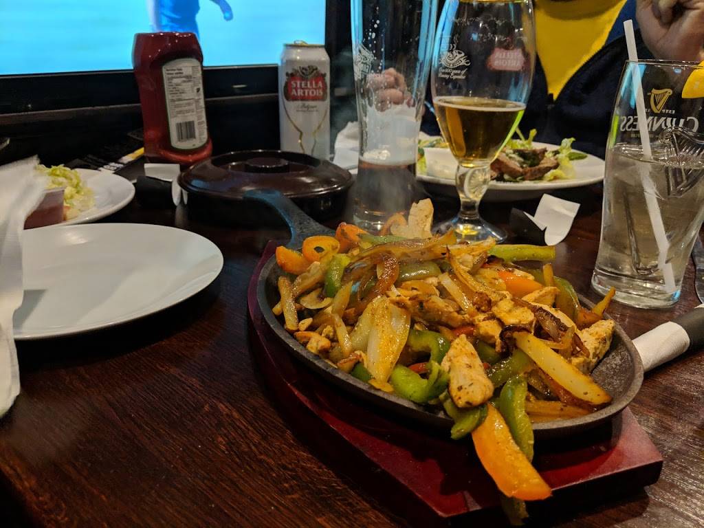 Castle Johns Pub and Restaurant | restaurant | 900 Division St, Cobourg, ON K9A 5V2, Canada | 9053770001 OR +1 905-377-0001