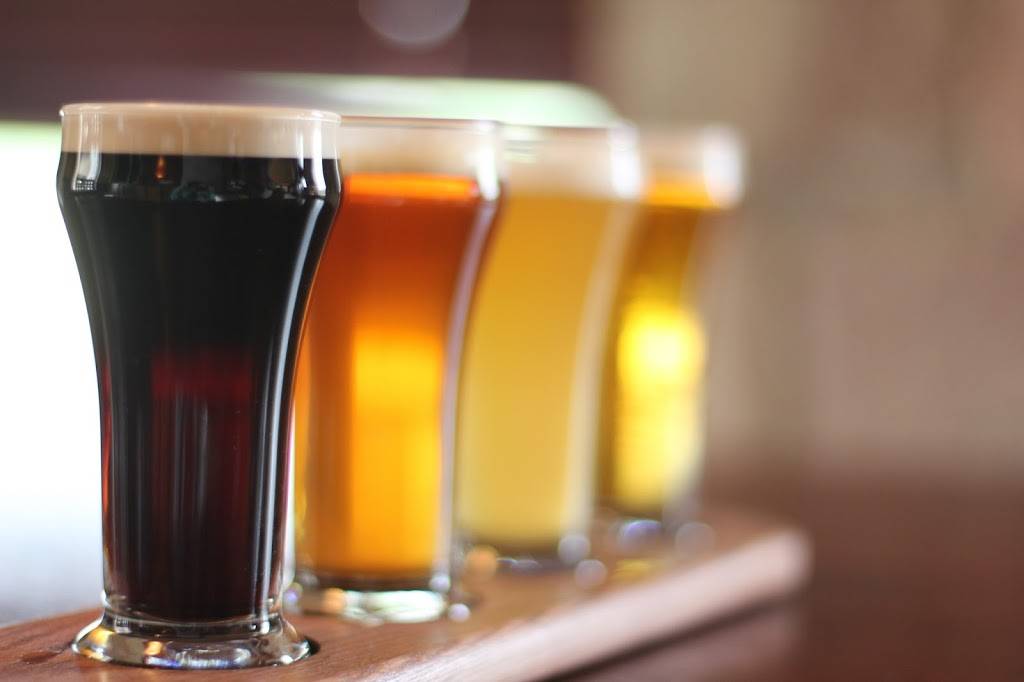 Arrowhead Restaurant & Bar | restaurant | 26W151 Butterfield Rd, Wheaton, IL 60189, USA | 6305105070 OR +1 630-510-5070