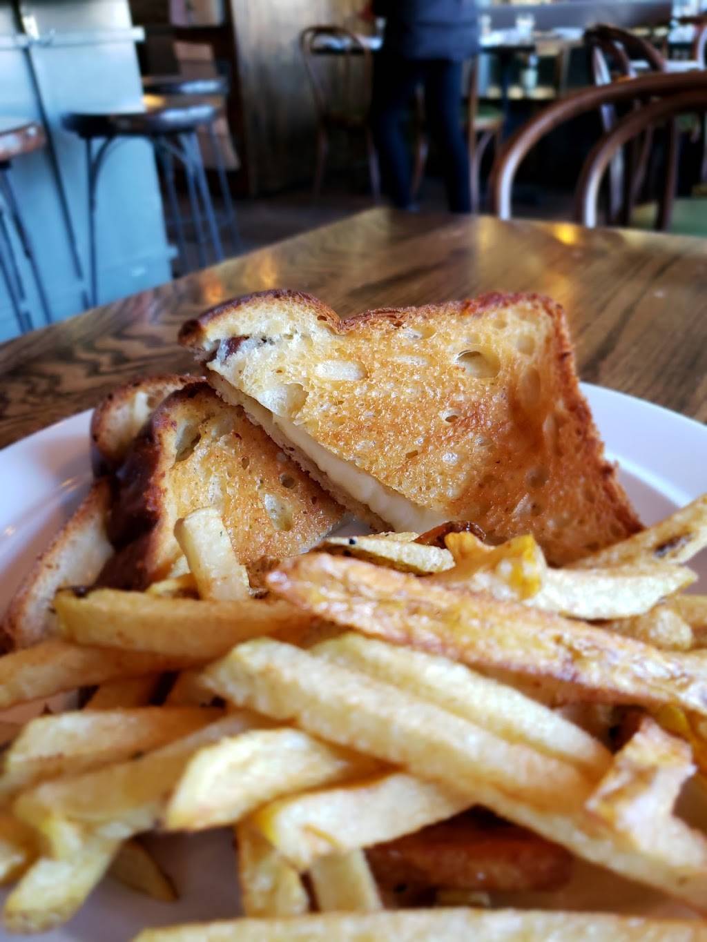 Macon Bistro & Larder | restaurant | 5520 Connecticut Ave NW, Washington, DC 20015, USA | 2022487807 OR +1 202-248-7807