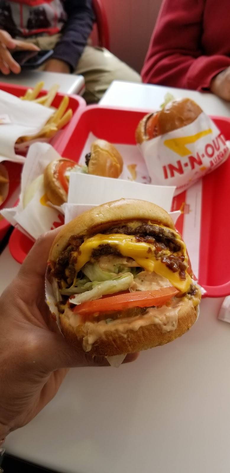 In-N-Out Burger | restaurant | 1020 Olive Dr, Davis, CA 95616, United States | 8007861000 OR +1 800-786-1000