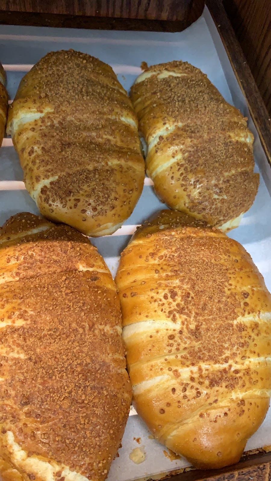 El jardín Restaurant & Bakery | restaurant | 15 Central Square, Boston, MA 02128, USA | 6174185784 OR +1 617-418-5784