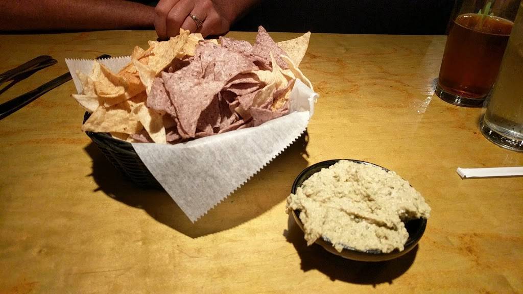 Mad Mex | restaurant | 2 Robinson Plaza, Pittsburgh, PA 15205, USA | 4124945656 OR +1 412-494-5656