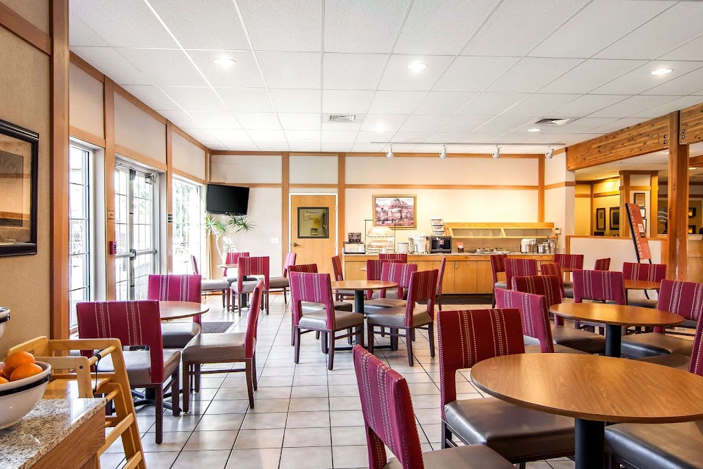 Comfort Inn & Suites | restaurant | 62065 SE 27th St, Bend, OR 97701, USA | 5416179696 OR +1 541-617-9696
