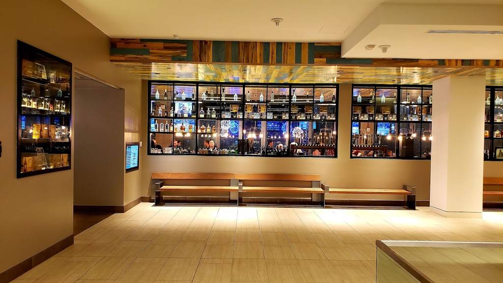 Toms Urban | restaurant | Main Terminal, 8300, Peña Blvd, Denver, CO 80249, USA | 3033426930 OR +1 303-342-6930