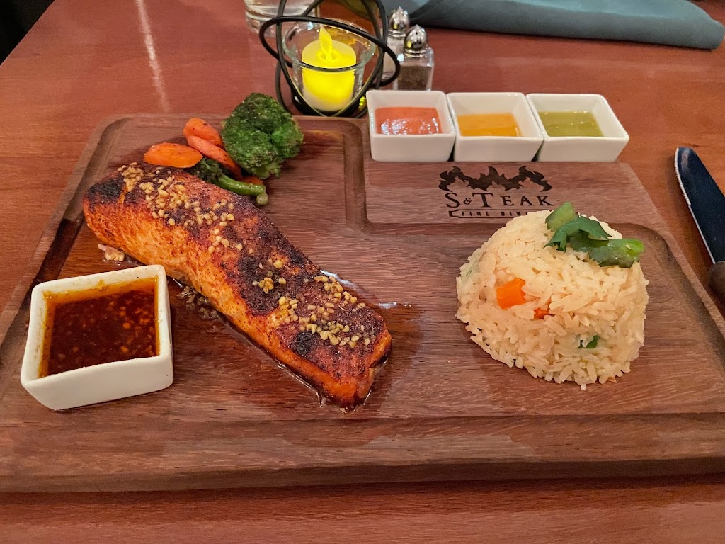 S & Teak Fine Dining | restaurant | 2246 W Armitage Ave, Chicago, IL 60647, USA | 7737998985 OR +1 773-799-8985