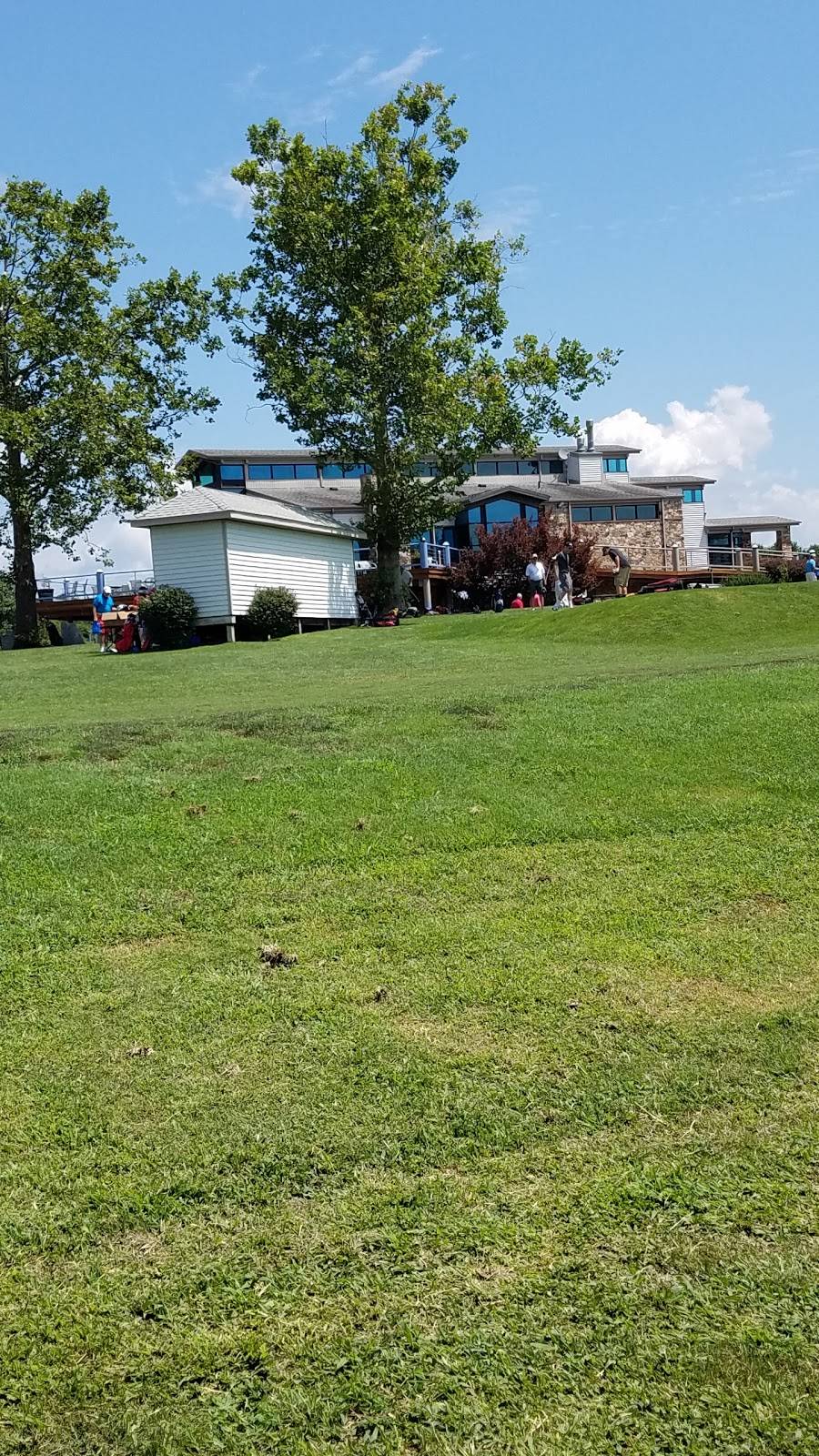 Blue Hills Bar & Grill | restaurant | 2002 Blue Hills Dr NE, Roanoke, VA 24012, USA | 5403447848 OR +1 540-344-7848