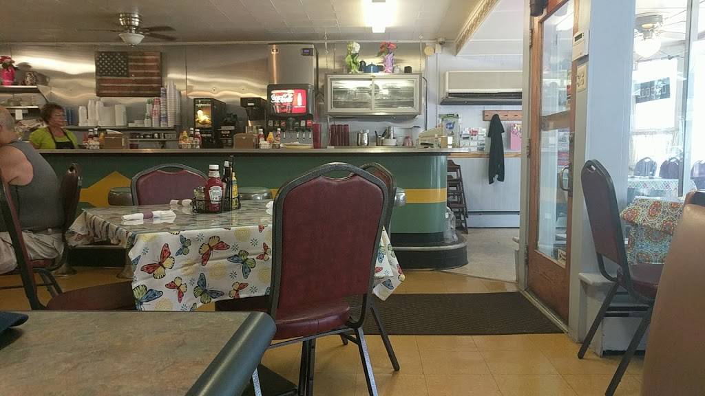 Dixie Eatery | restaurant | 4 N Main St, Smithsburg, MD 21783, USA | 3018245224 OR +1 301-824-5224