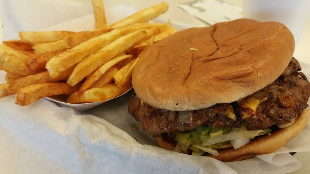 Freddies Hamburgers | restaurant | 9130 E 11th St, Tulsa, OK 74112, USA | 9188365600 OR +1 918-836-5600