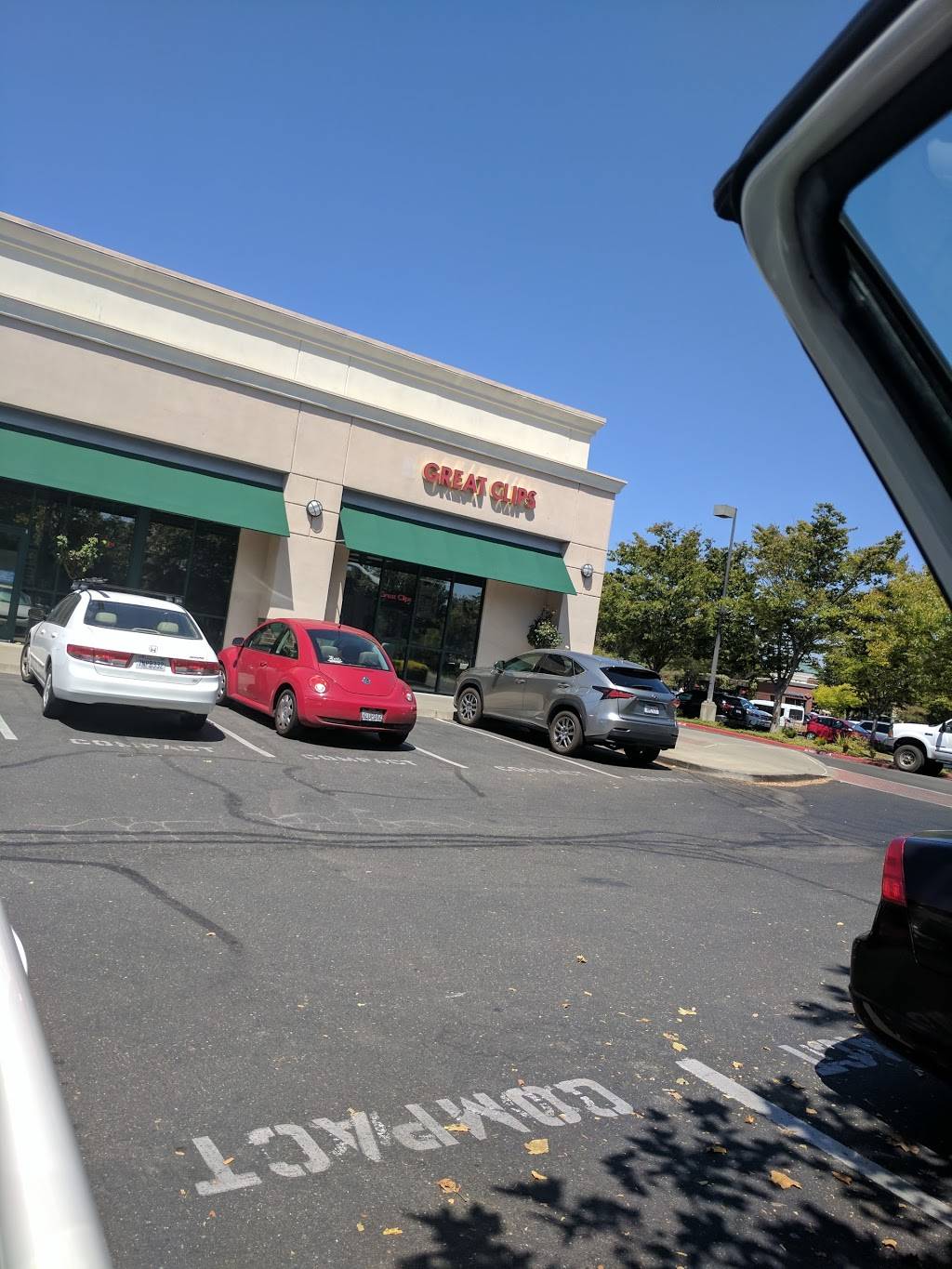 Oakshade Town Center | shopping mall | 2107-2151 Cowell Blvd, Davis, CA 95618, USA | 9252791800 OR +1 925-279-1800