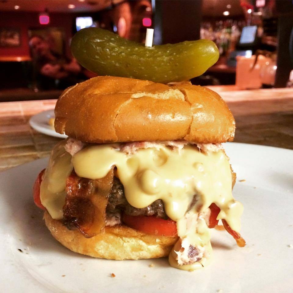 Dundee Tavern | restaurant | 2224 Dundee Rd, Louisville, KY 40205, USA | 5024586637 OR +1 502-458-6637