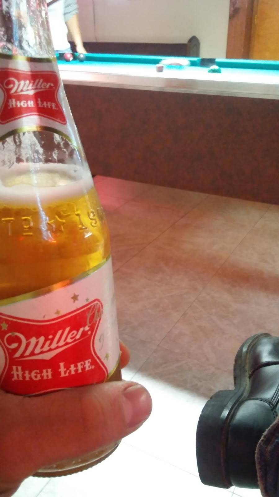 Trum Tavern, Inc | restaurant | 1 E Broad St, Trumbauersville, PA 18970, USA | 2155382445 OR +1 215-538-2445