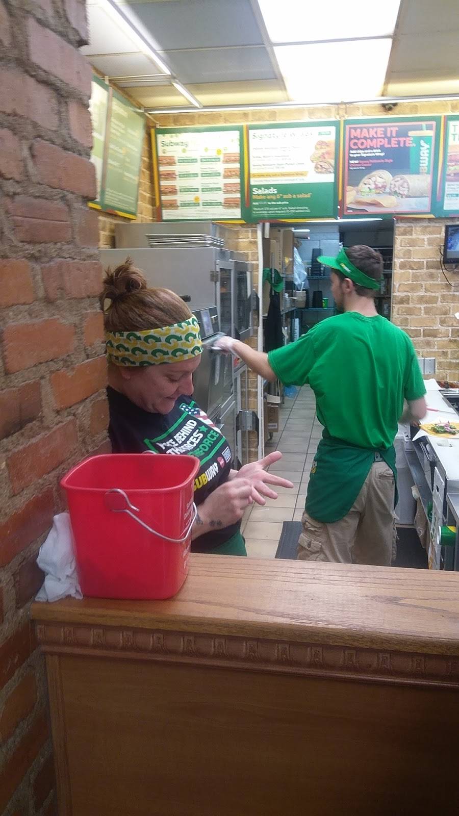 Subway | meal takeaway | 312 E 51st St, Kansas City, MO 64112, USA | 8167561756 OR +1 816-756-1756