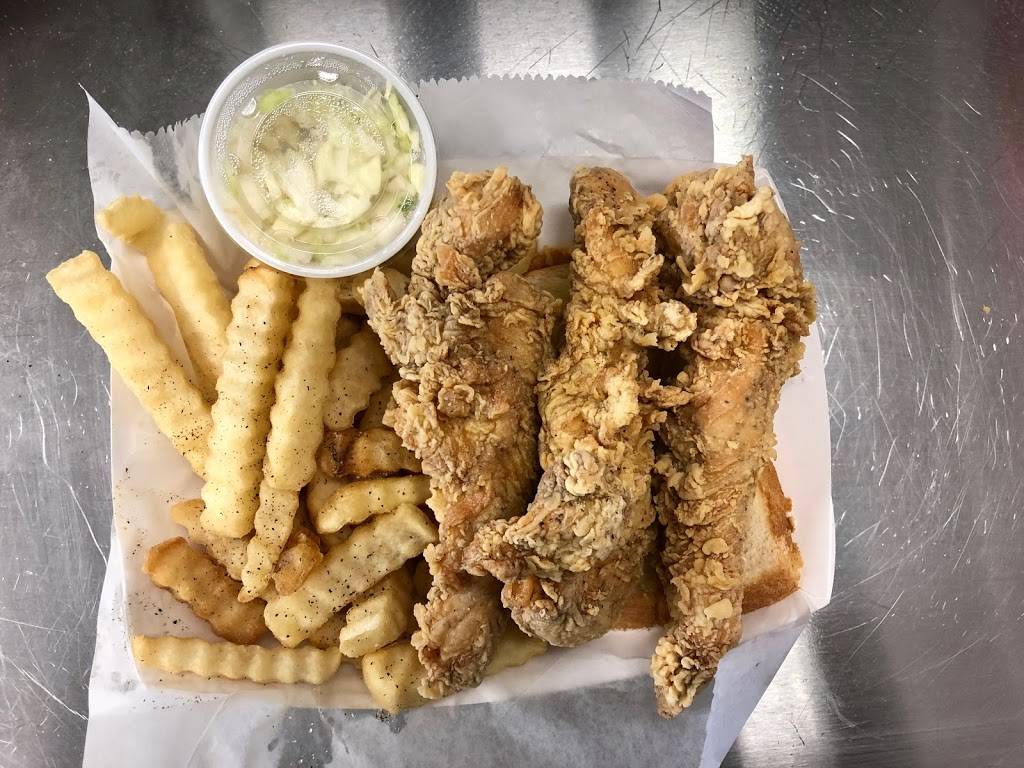 Harolds Chicken #7 | meal takeaway | 109 N Show Pl Dr, Rockford, IL 61107, USA | 8155808085 OR +1 815-580-8085