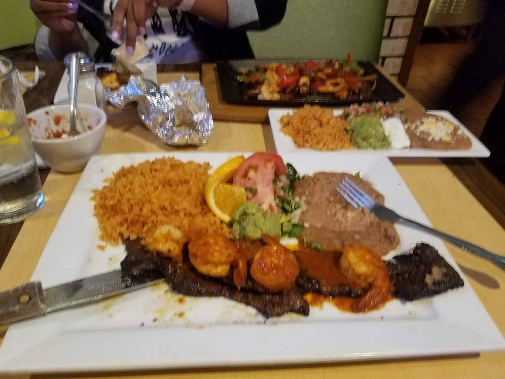 Asada Grill & Cantina | restaurant | 2907 W 45th St, Highland, IN 46322, USA | 2199340400 OR +1 219-934-0400
